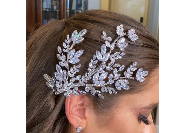 Accesoriu pentru par cu pietre
